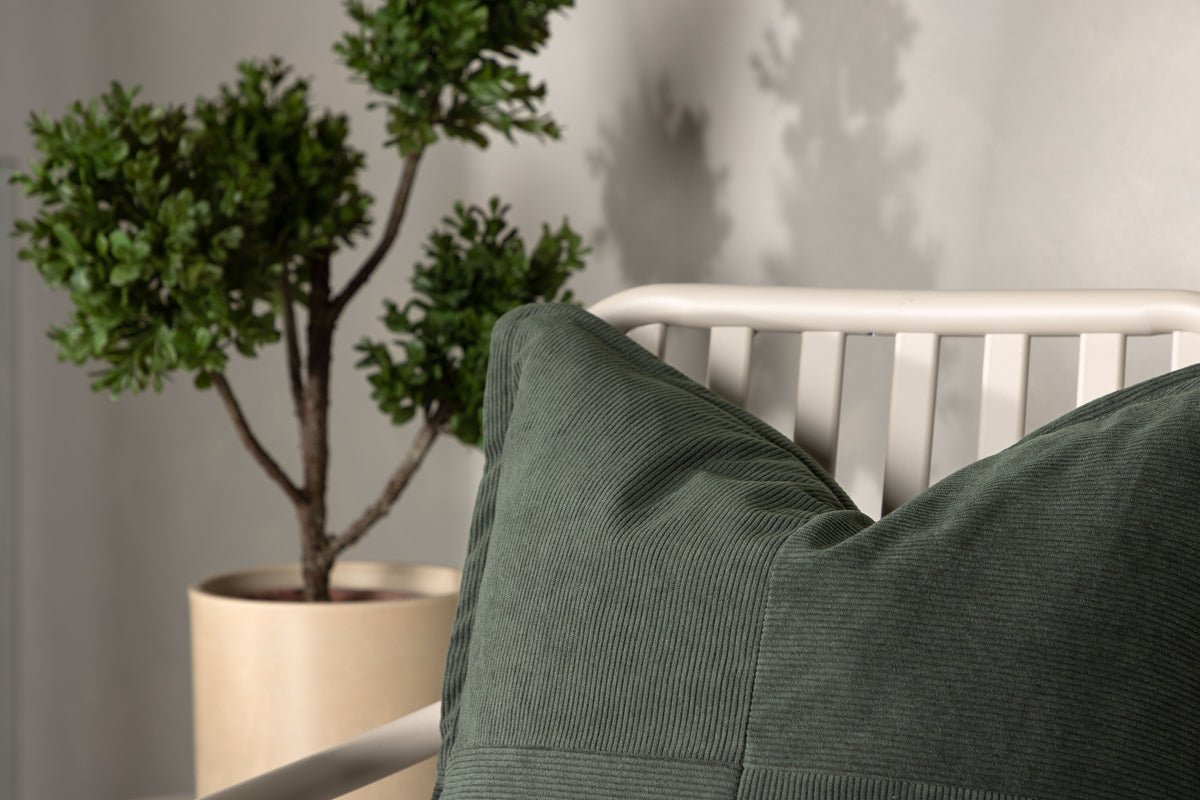 Kissenbezug Budapest - 50x50 cm in Beige, Dunkelgrün und Braun