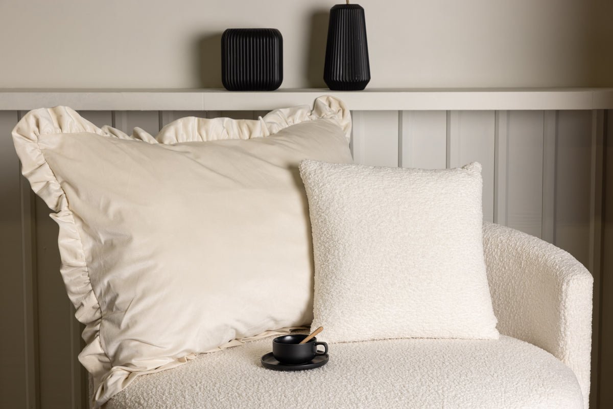 Kissenbezug Charming - 70x100 cm in Weiß und Grau