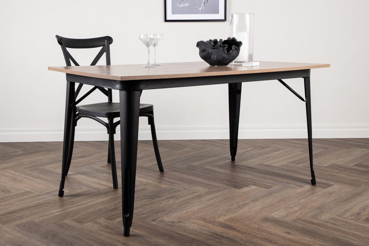 Esstisch Elani - vereint klassisches Design mit moderner Leichtigkeit