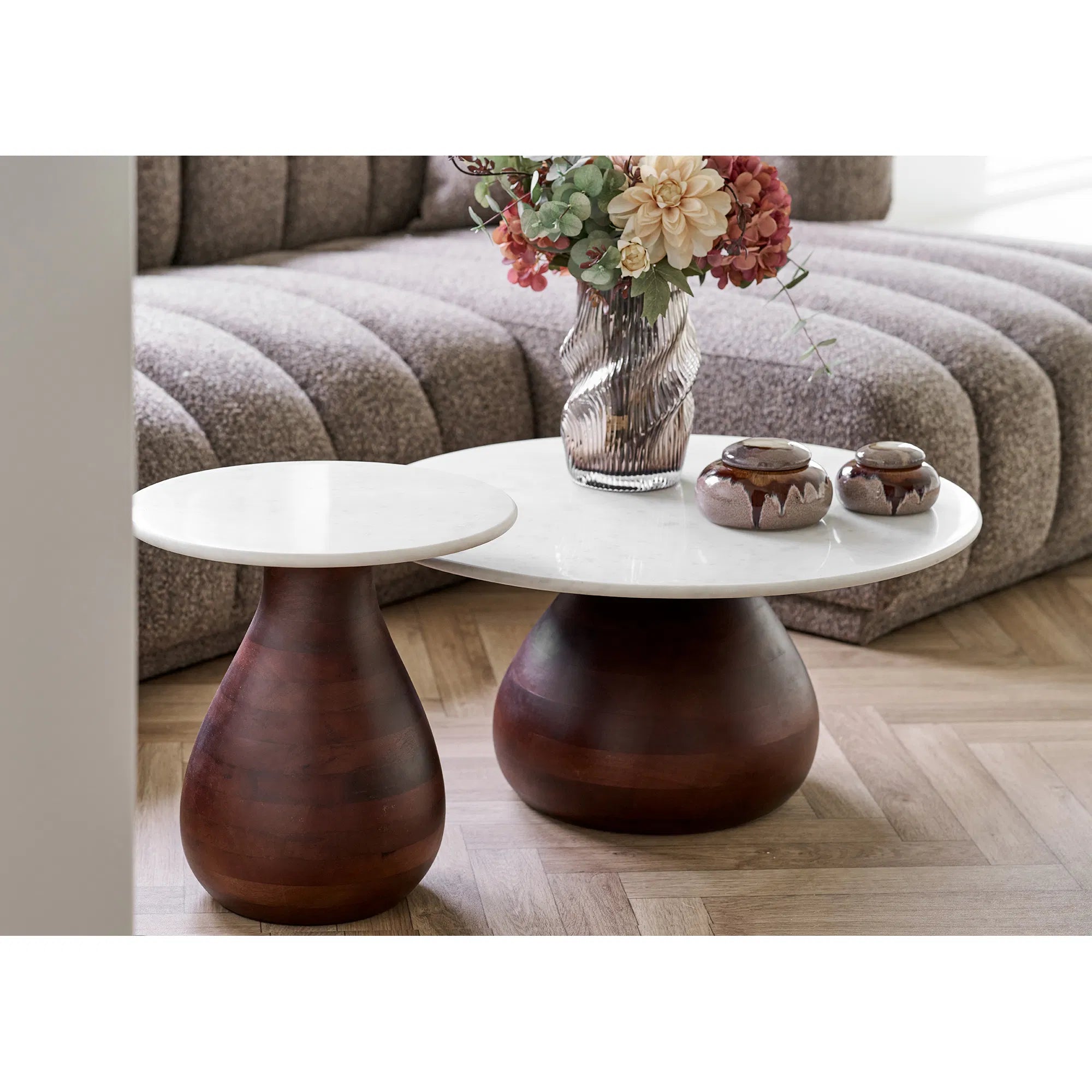 Beistelltisch Liorven – aus Mangoholz