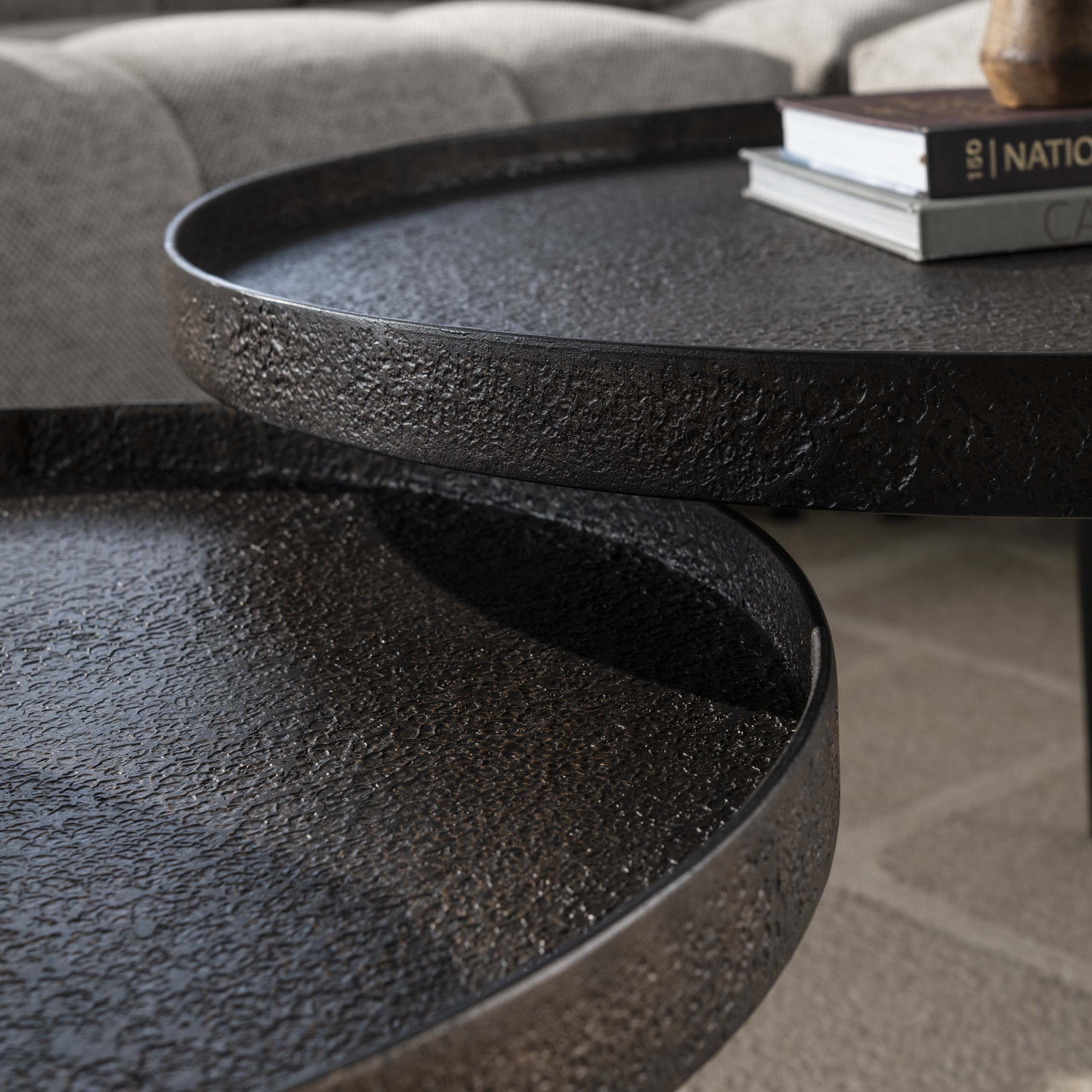 Couchtisch Chrysos - 2er Set in Grau Metallic mit erhöhtem Rand