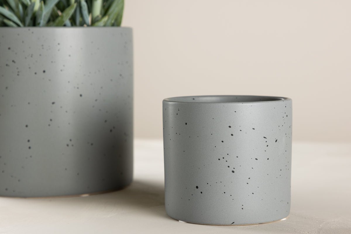 Blumentopf Lumen - im schlichten Design aus Keramik