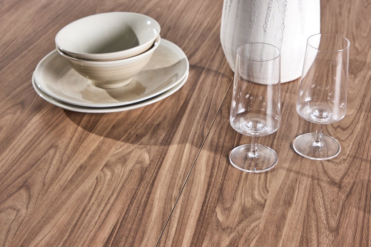 Esstisch Calma - ein runder Esstisch im skandinavischen Stil