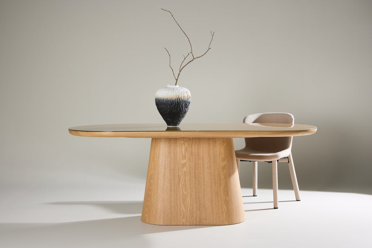 Esstisch Trianda - ovaler Esstisch in Naturoptik mit Glasplatte