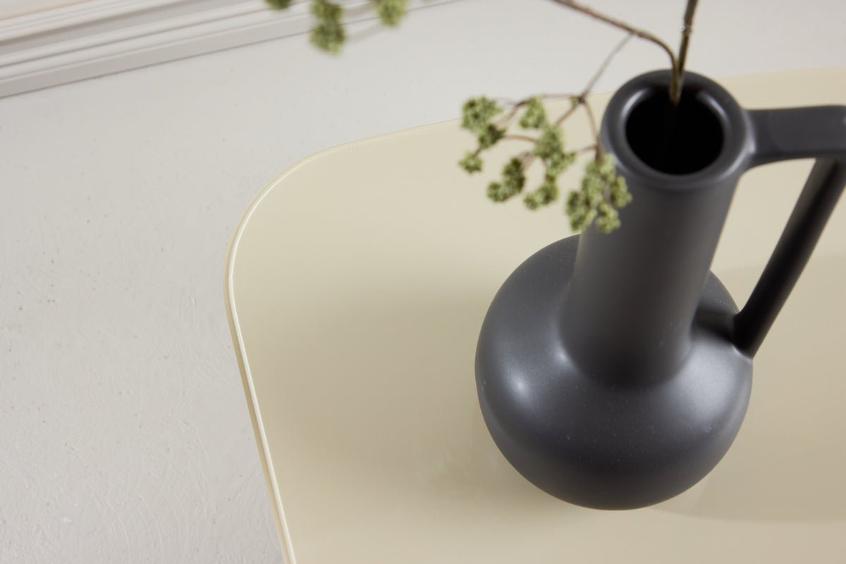 Couchtisch/Beistelltisch Sonaro – 70 × 45 cm in Beige mit Glasplatte