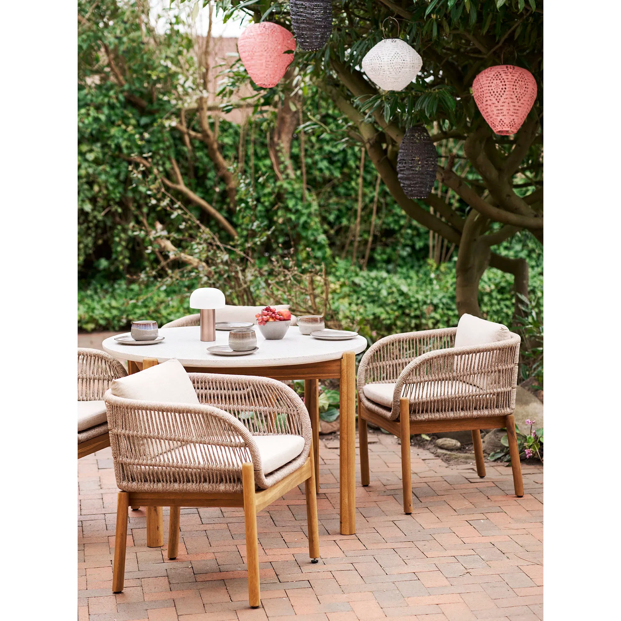 Garten Esstisch Lisa – Akazie & Terrazzo in Natur/Weiß, ø120 cm