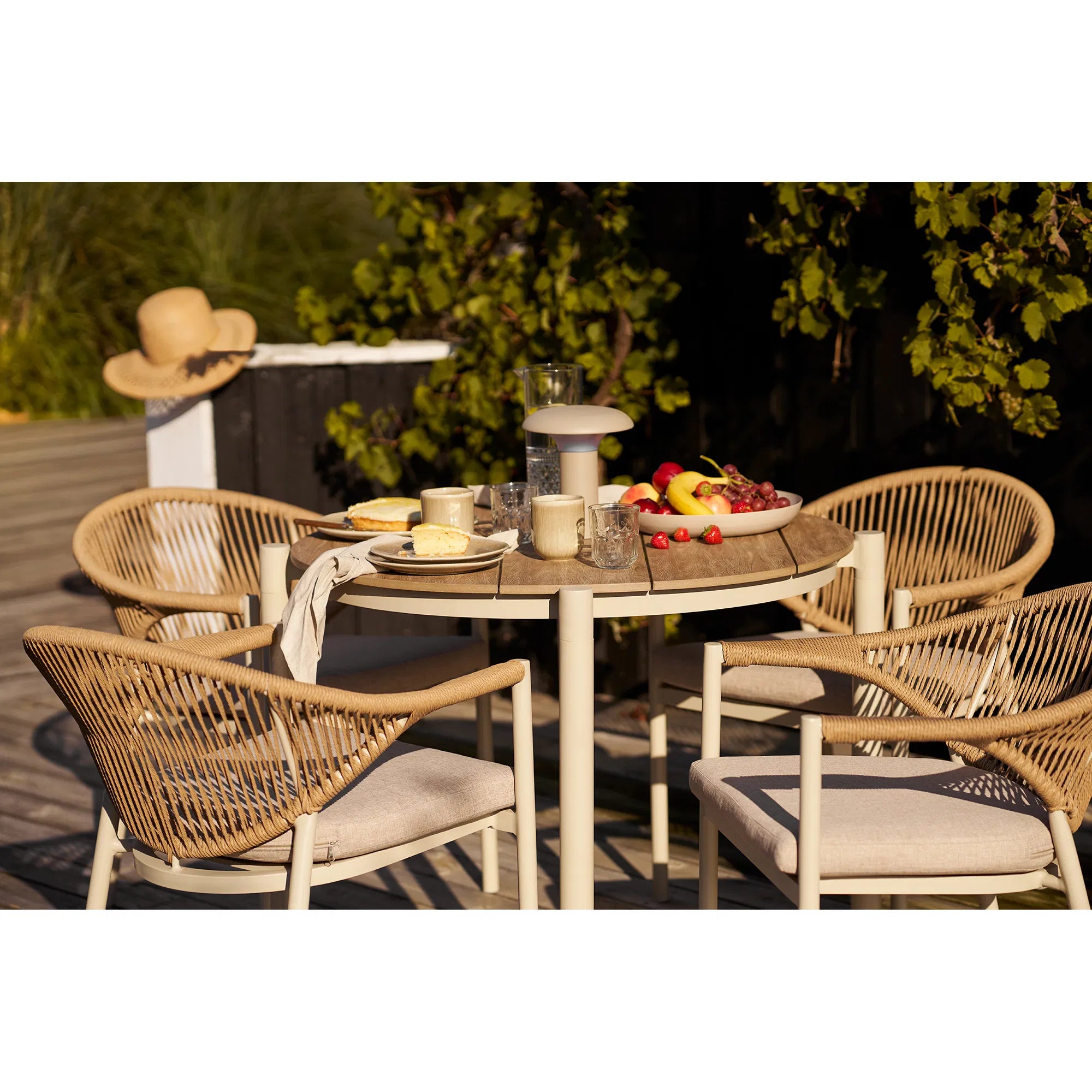 Garten Beistelltisch Ylvorin - elegantes Design in Beige mit Holz