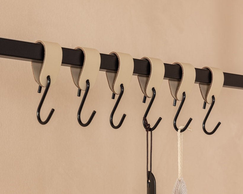 Leder Kleiderhaken Arcoro aus Stahl & Echtleder