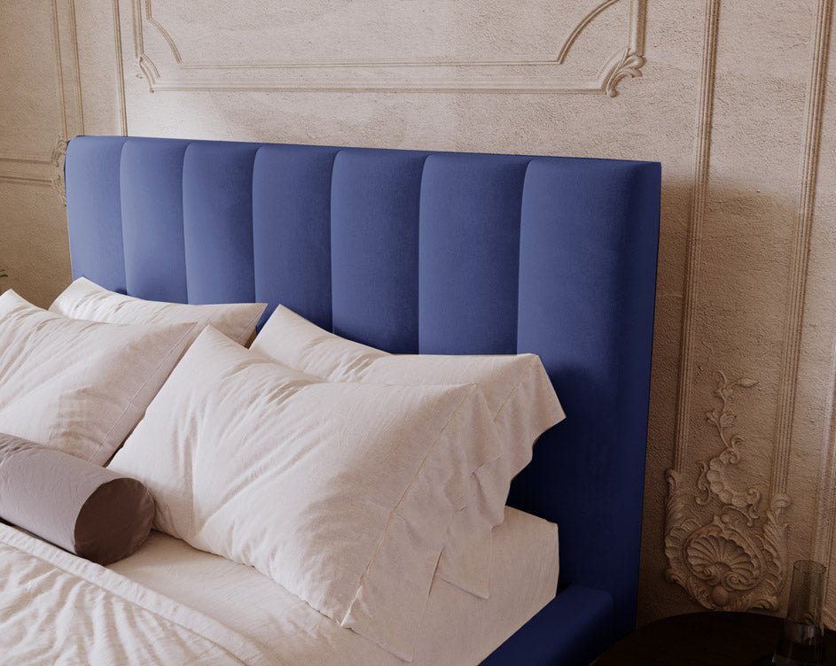 Lit capitonné designer Lunera en Velours avec espace de rangement
