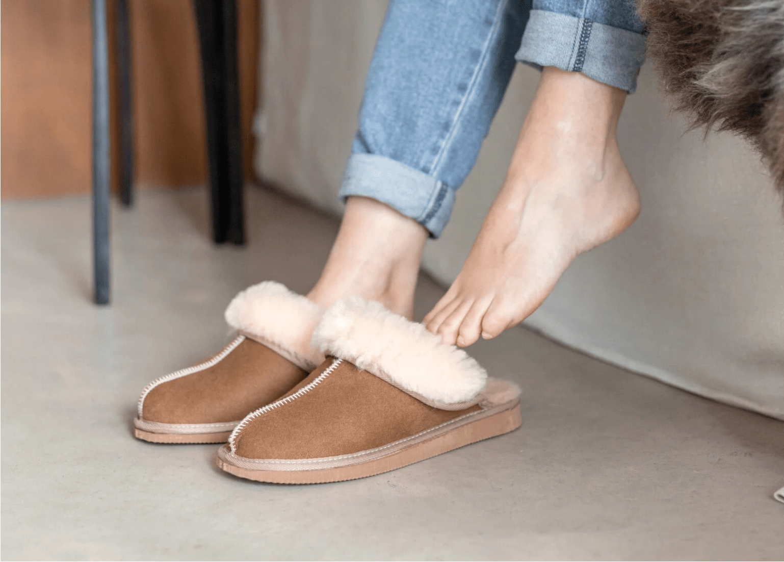 Lammfell Damen Hausschuhe Elina – Echtes Lammfell in Kamel