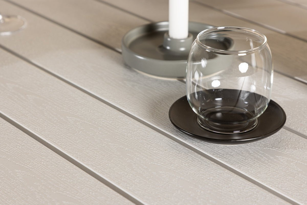 Tuin tafel Tareen - een harmonische combinatie van natuurlijkheid en stabiliteit