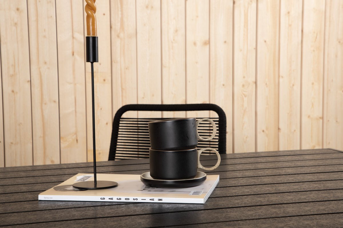 Tuin tafel Tareen - een harmonische combinatie van natuurlijkheid en stabiliteit