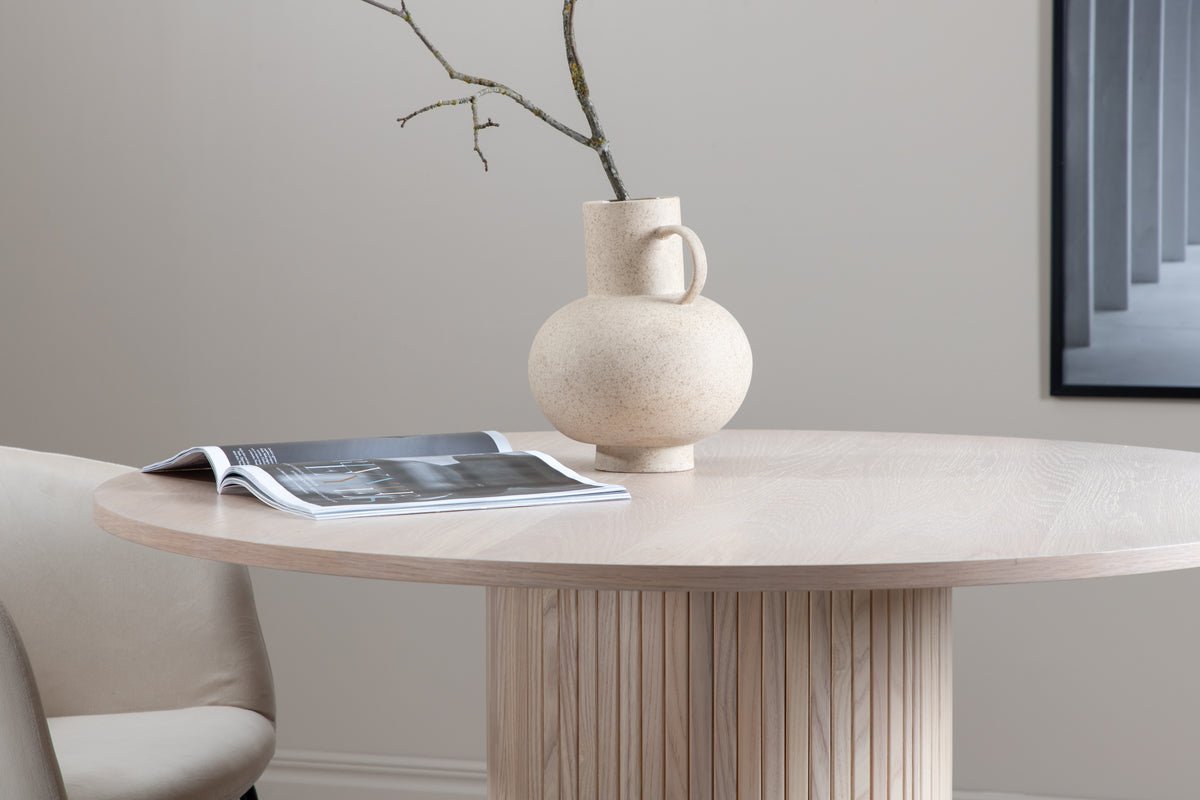 Eettafel Nuvani - met robuust frame in geribbeld ontwerp