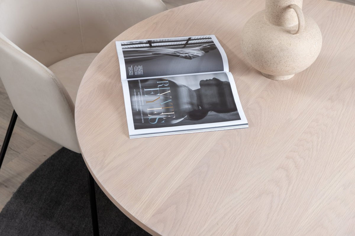 Eettafel Nuvani - met robuust frame in geribbeld ontwerp