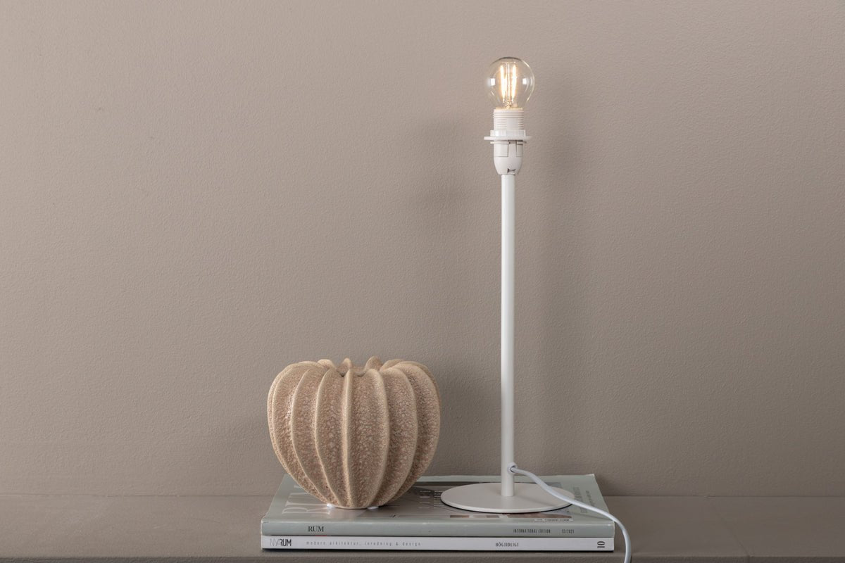 Tafellamp „Desire“ – Eenvoudig ontwerp met stijlvolle lichtbron