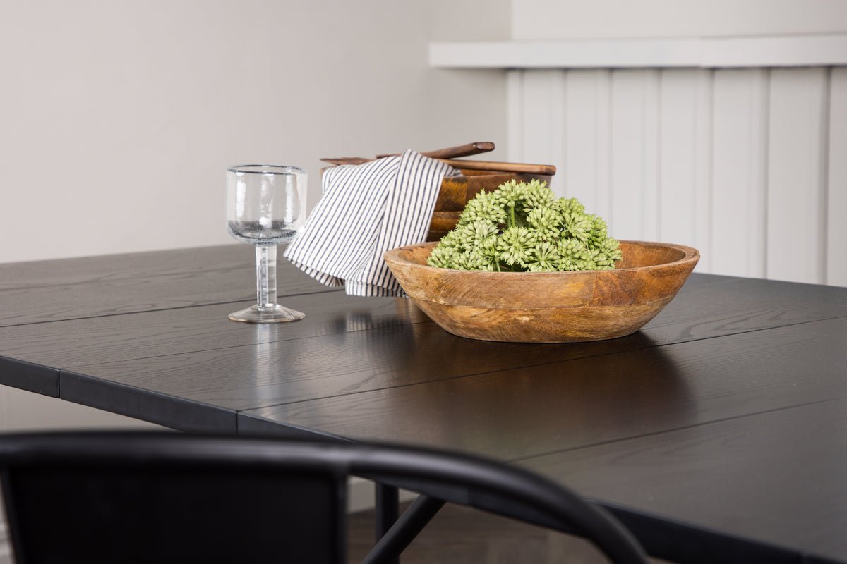 Eettafel Sorai - combineert strakke lijnen met moderne elegantie