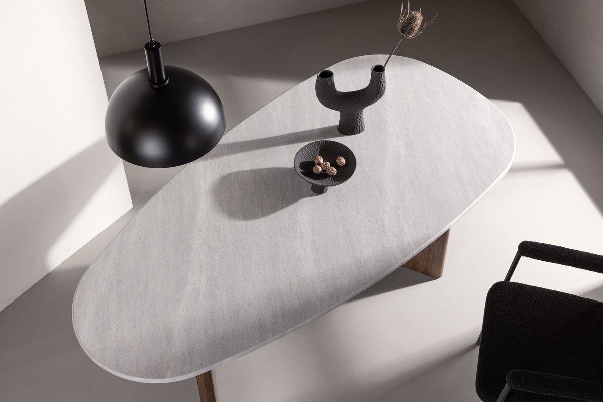 Esstisch Opal - mit seiner ovalen Form ein echter Hingucker