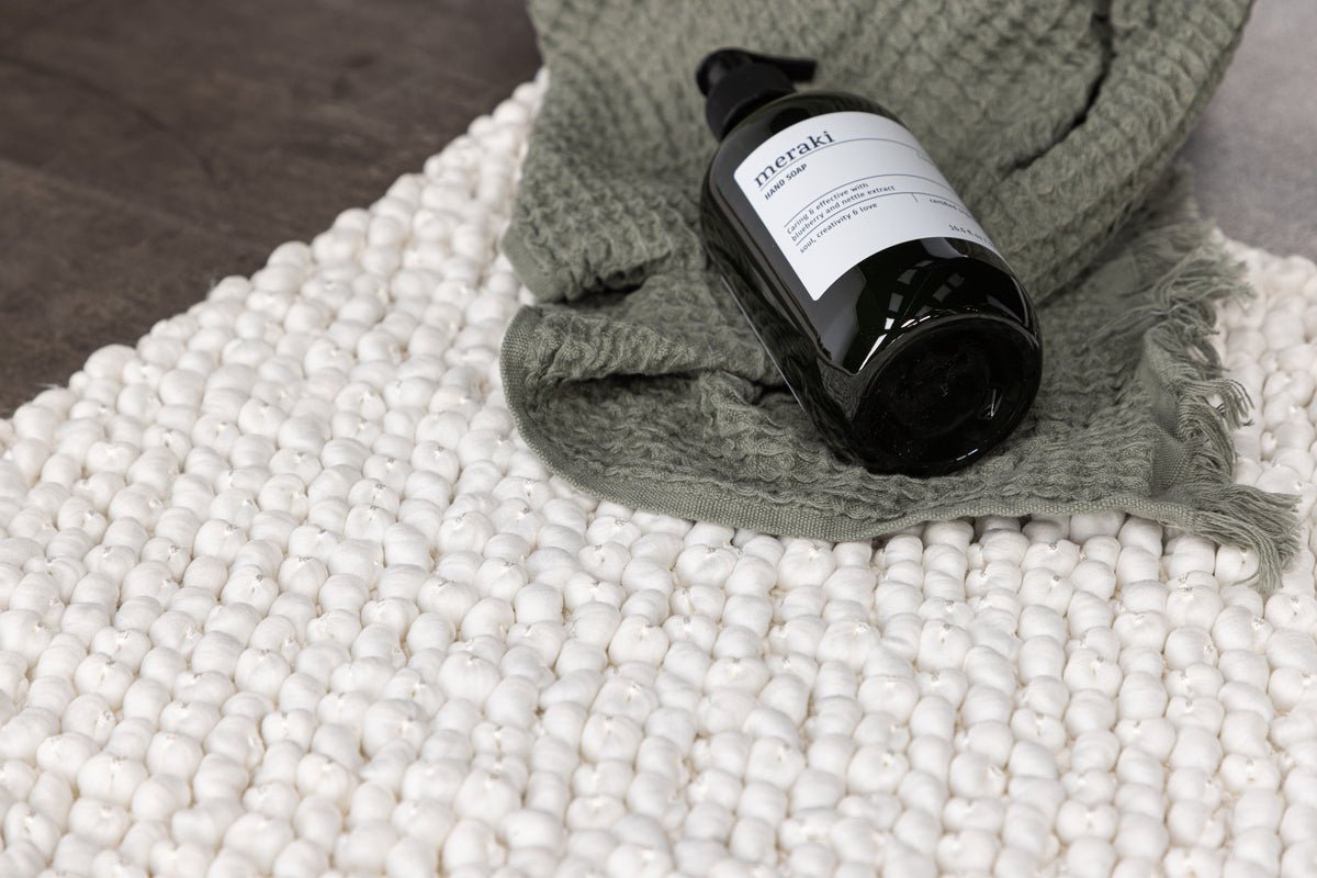 Badematte Lembongan - in  klarem Weiß oder Schwarz