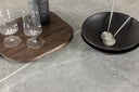 Table à manger Justin - table à manger ronde en bois de frêne moka avec plateau en verre