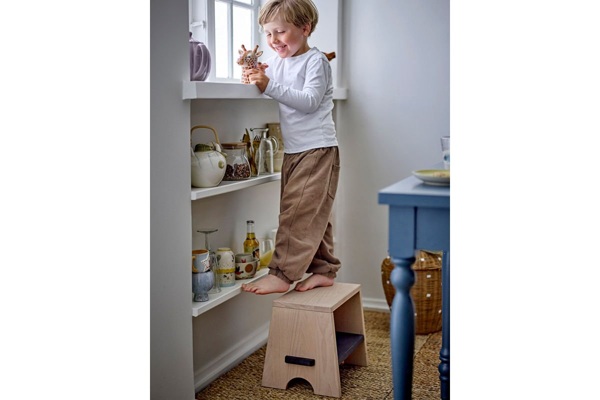 Tabouret enfant Nina – Marchepied en bois de hêtre pour salle de bain et cuisine