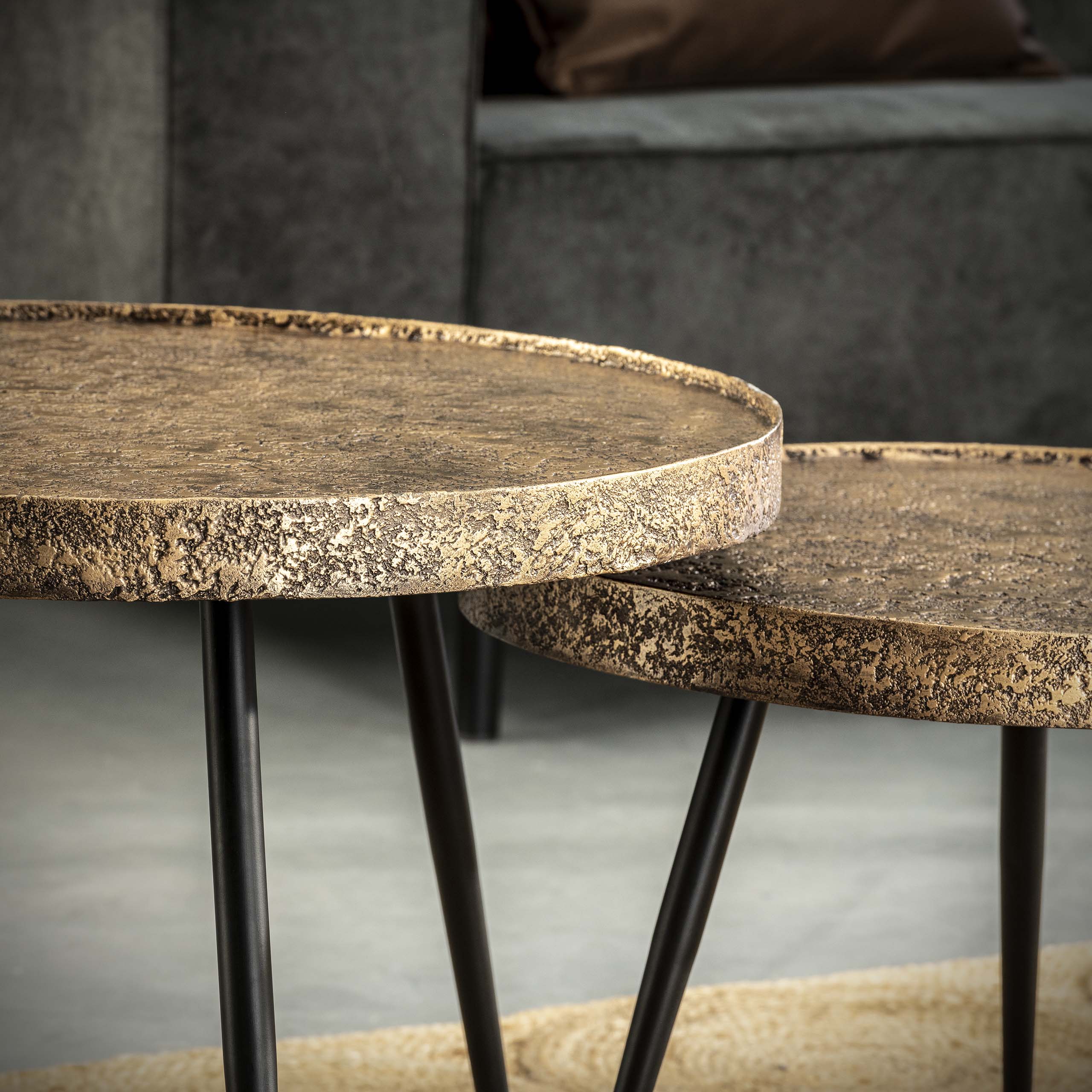 Couchtisch Kharu - 2er Set in Metallic-Antikbronze in rundem Design