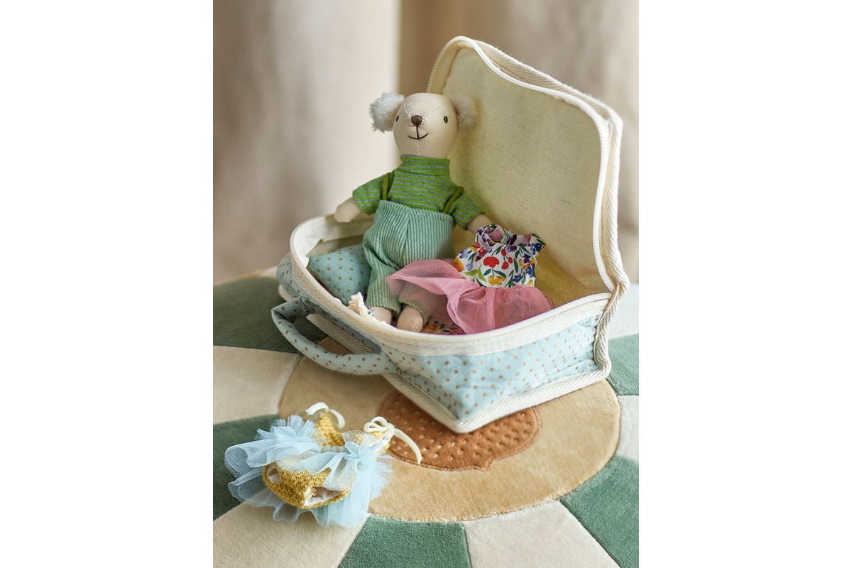 Stoffpuppe „Mia“ mit Koffer – Buntes Spielset aus Polyester