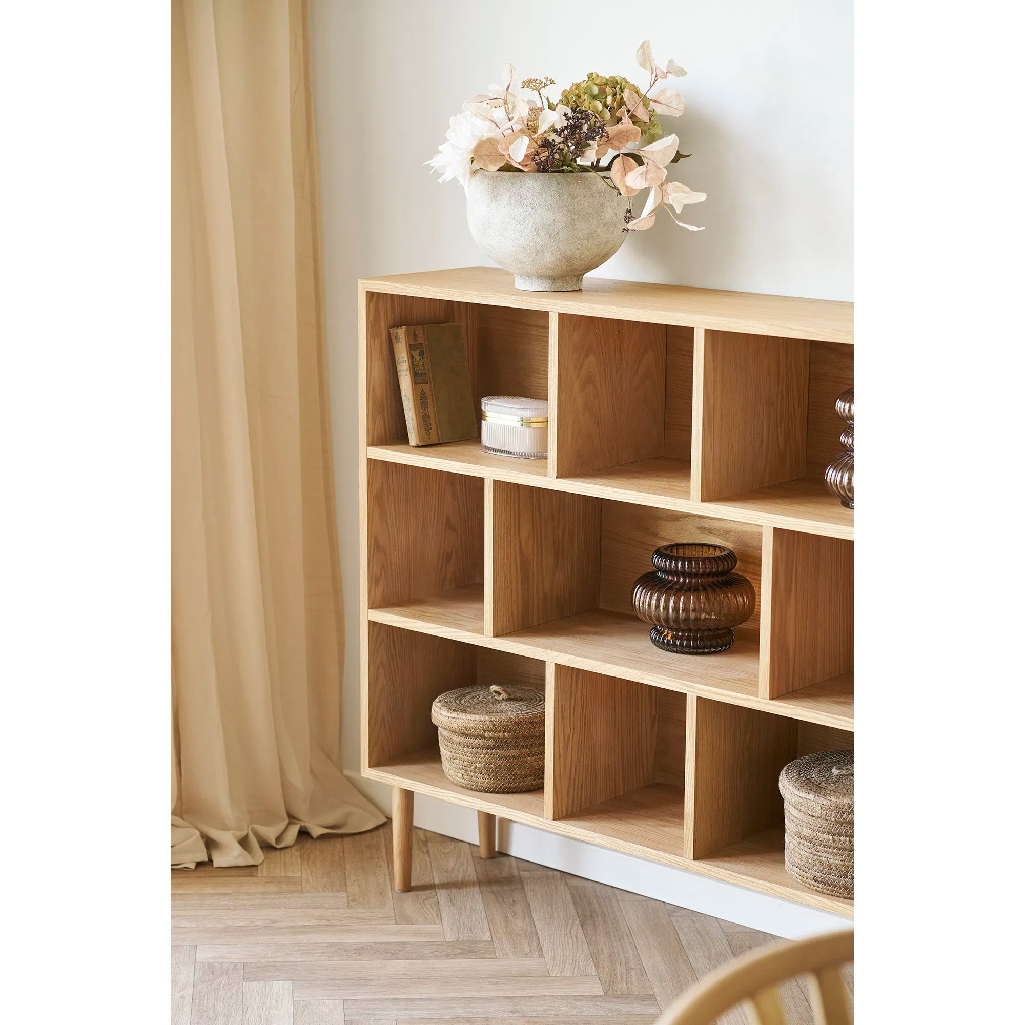 Vaas „Clara“ – Geribbeld glas in Smoky Brown