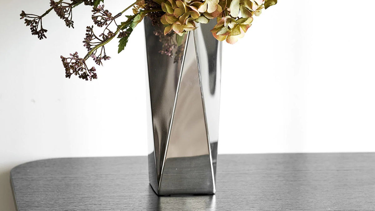 Vase Samy - en acier de haute qualité