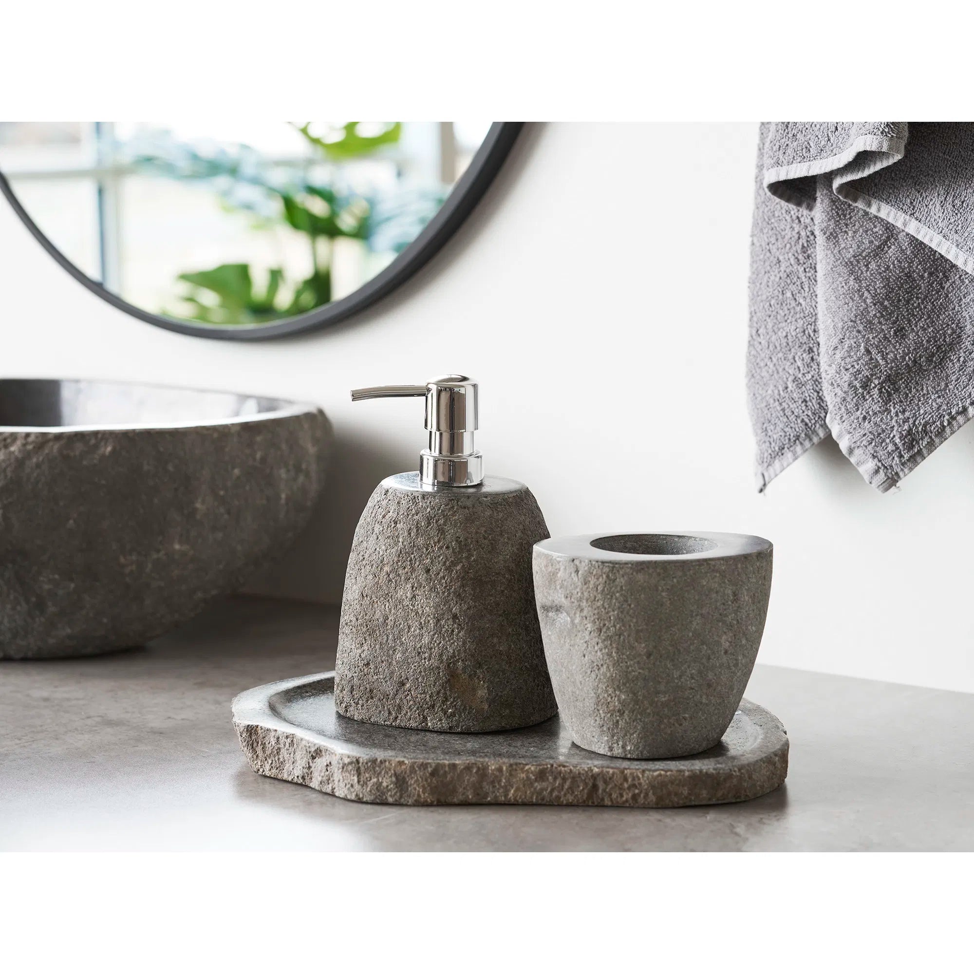 Badkamer-set „Gara“ – natuursteen voor tijdloze elegantie