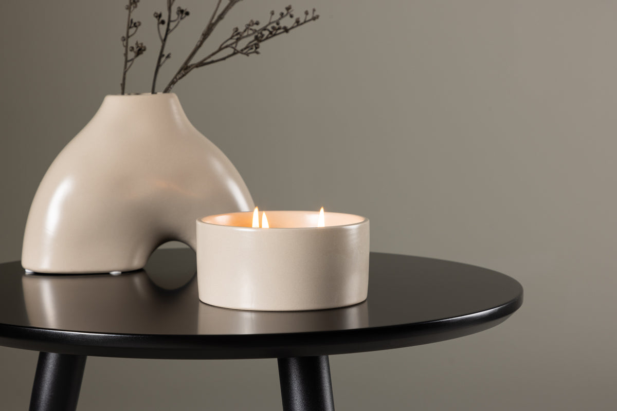 Geurkaars Liora – Stijlvolle kaars in keramische houder in Beige