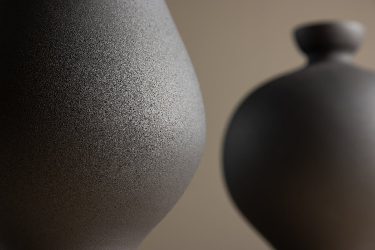 Vase Rellis Ø14 cm – Céramique intemporelle avec de fines éclaboussures