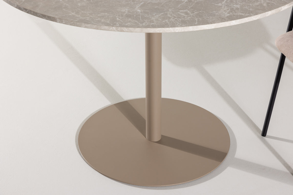 Eettafel Tullula - verenigt modern design met tijdloze elegantie met marmerlook
