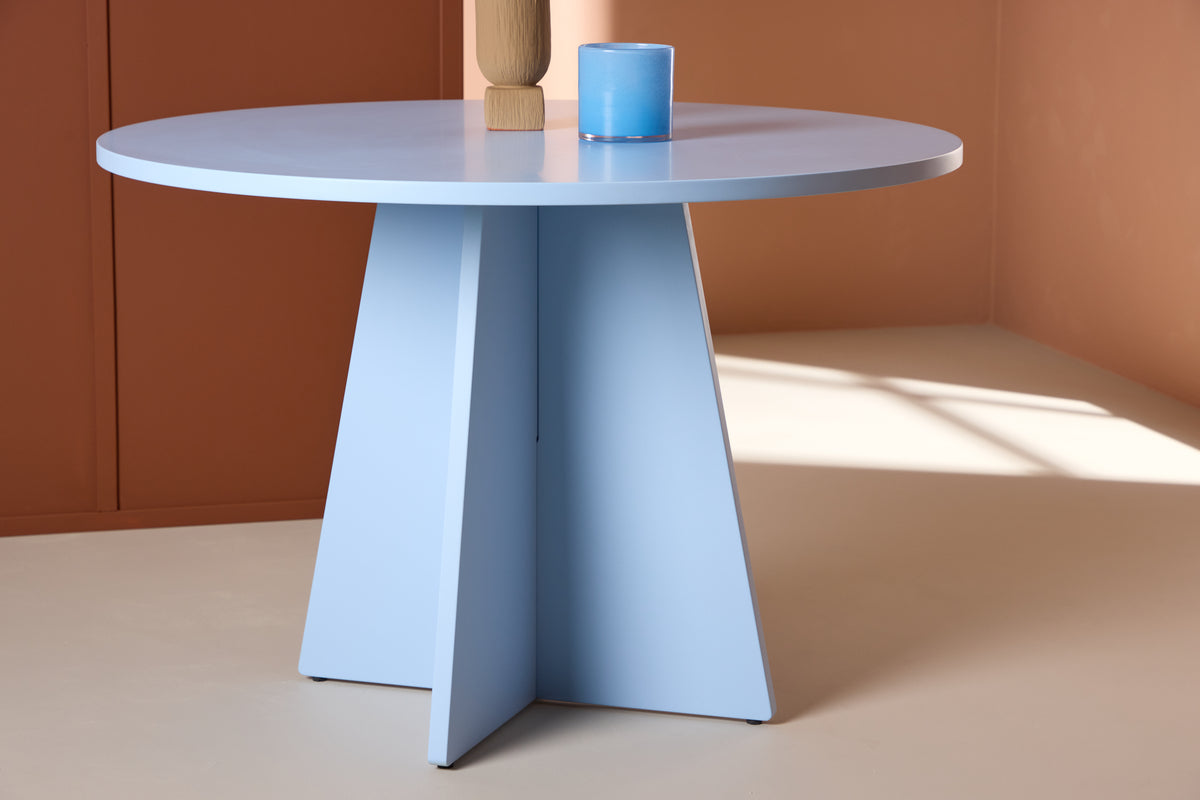 Table à manger Orin - au design moderne avec une touche ludique