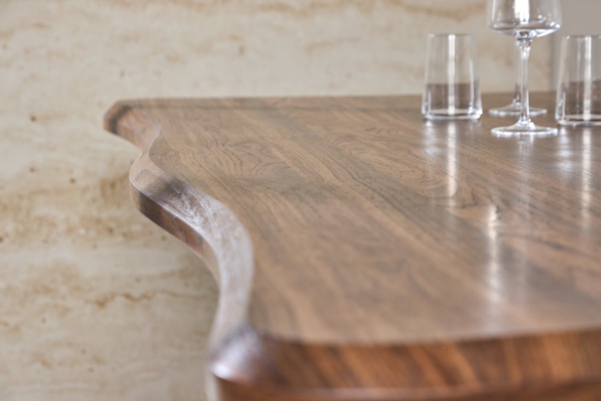 Eettafel Talani - verenigt modern design met een warme, elegante uitstraling