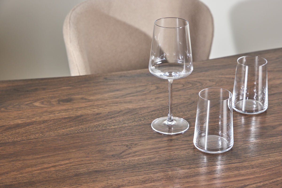 Eettafel Talani - verenigt modern design met een warme, elegante uitstraling