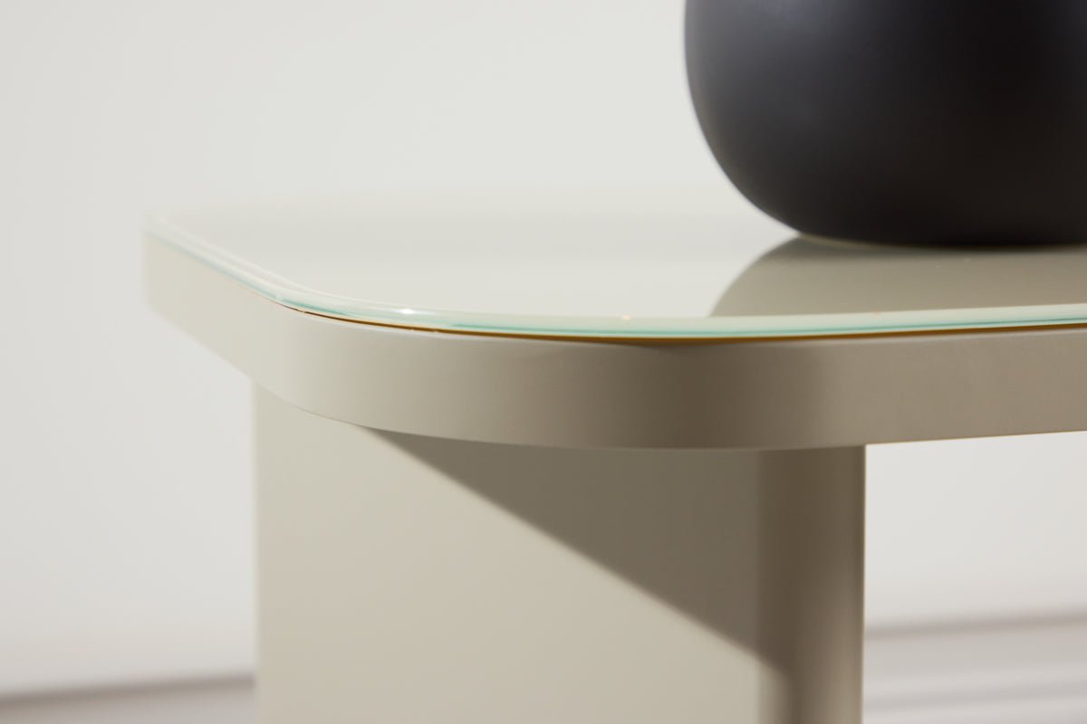 Salontafel/zijtafel Sonaro – 70 × 45 cm in Beige met glazen blad