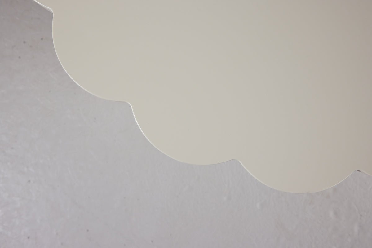 Couchtisch Florena - in Beige mit gewelltem Rand