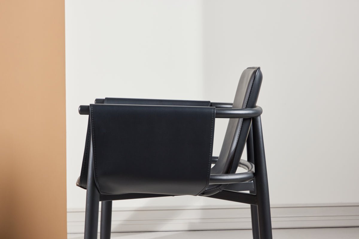 Stoel Faro - Met elegant gepoedercoat frame