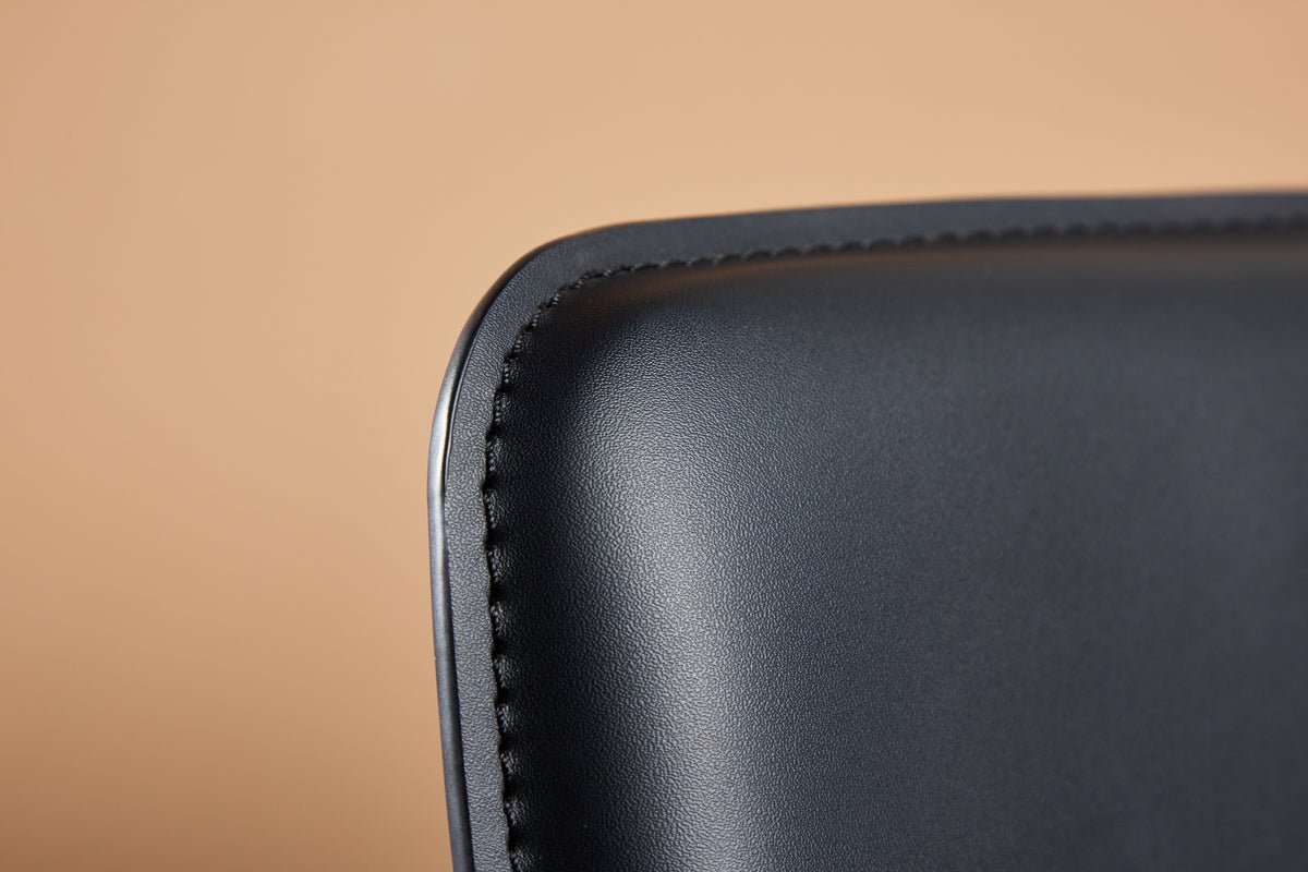 Stoel Faro - Met elegant gepoedercoat frame