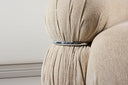 Fauteuil lounge design Mika – Beige, rembourrage velouté avec détails chromés