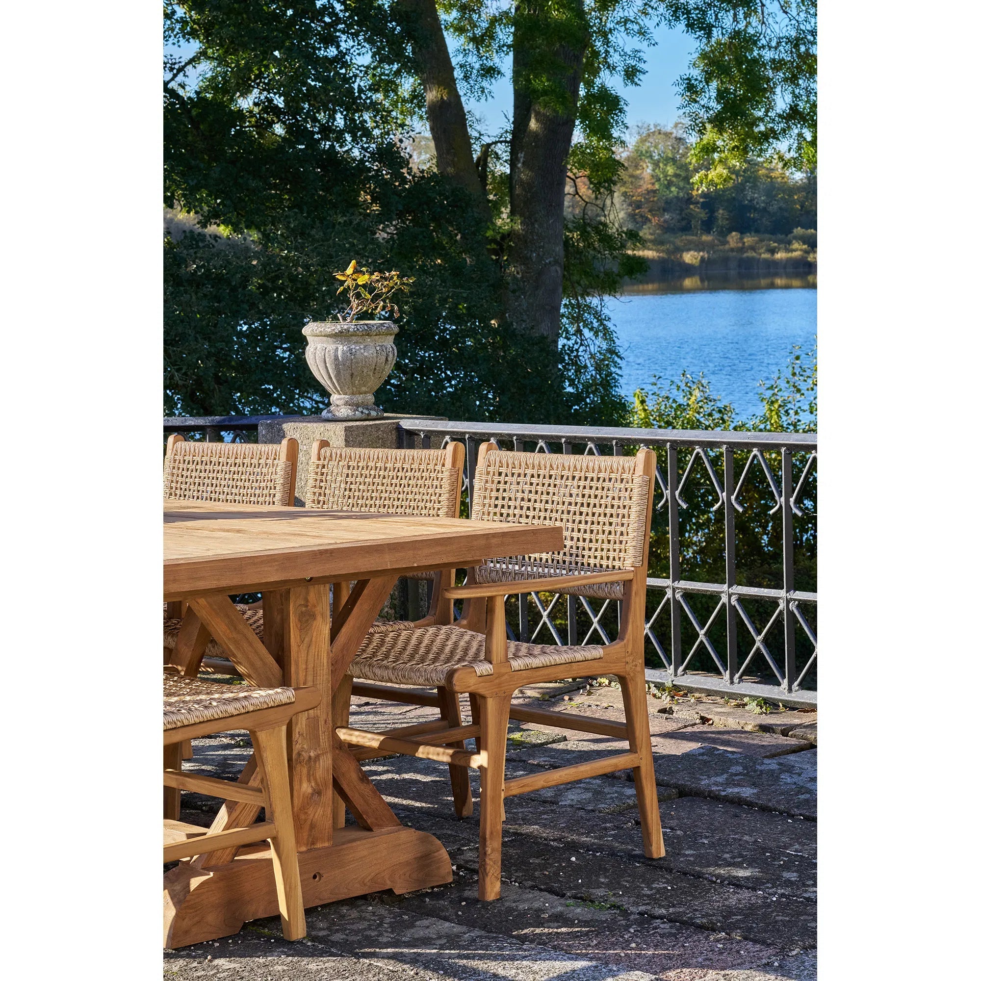 Chaise de jardin Capri avec accoudoirs en bois de teck