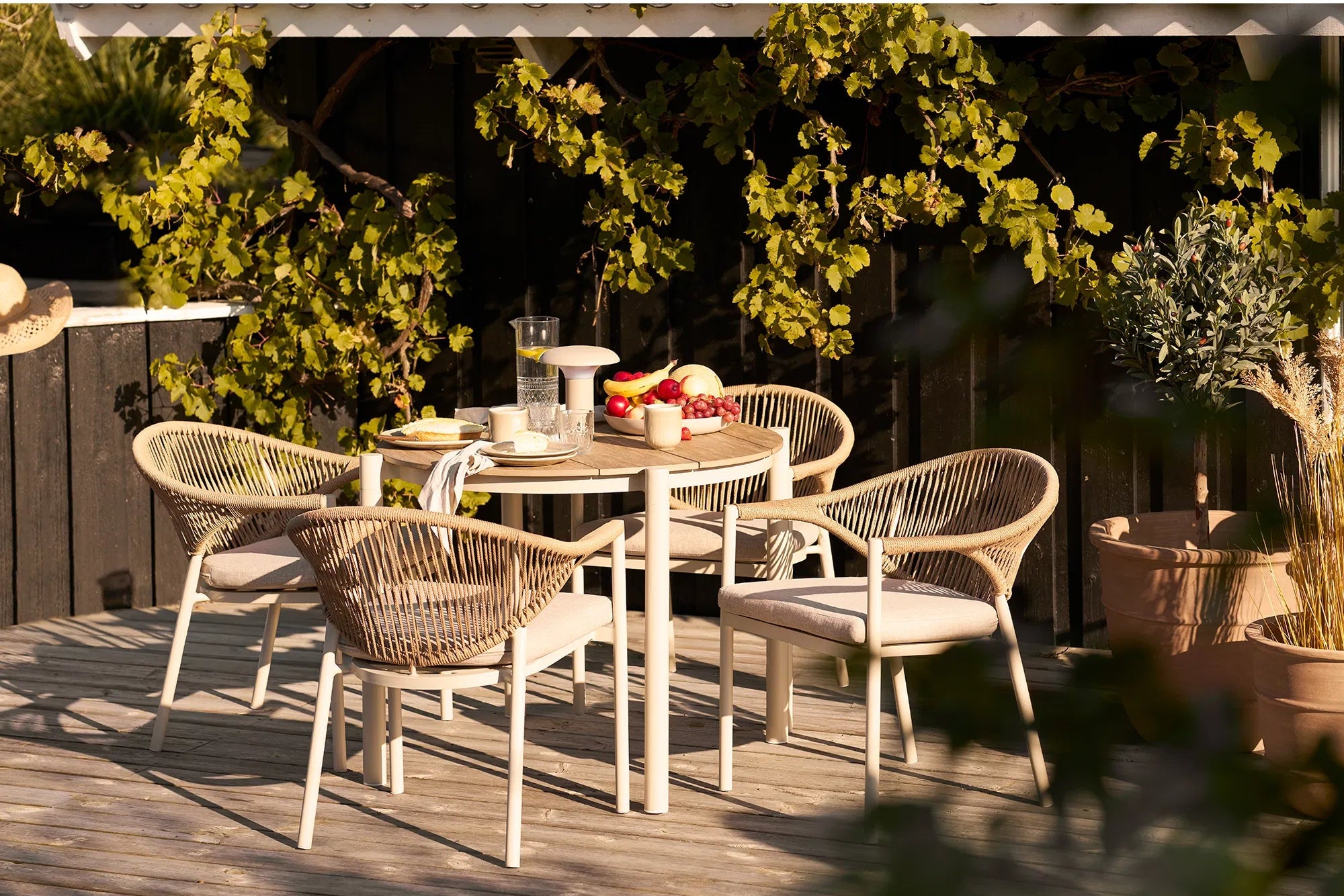 Table d'appoint de jardin Ylvorin - design élégant en Beige avec Bois