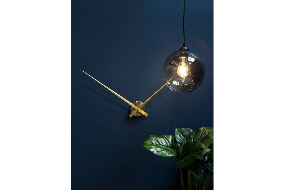 Horloge murale Ozzy – Design ouvert en finition dorée