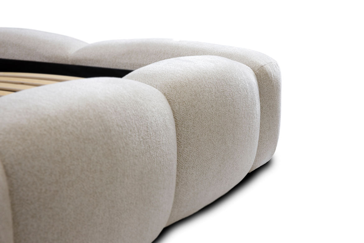 Lit capitonné designer Alena Bouclé avec espace de rangement