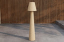 Garten Stehlampe „Kavira“ – hohes, konisches Design in Beige