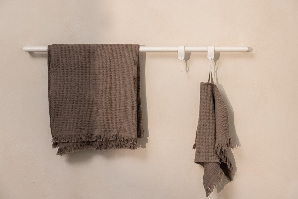 Handdoekhouder Vana – minimalistisch, rond of hoekig, drie breedtes