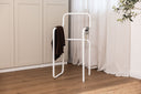 Porte-manteau James – valet minimaliste pour homme au design de chaise
