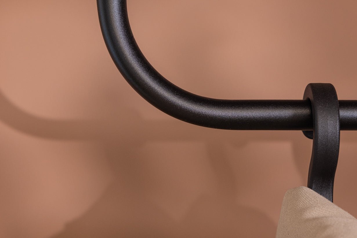 Garderobe/Kledingstang Enio – Afgerond ontwerp met plafondmontage