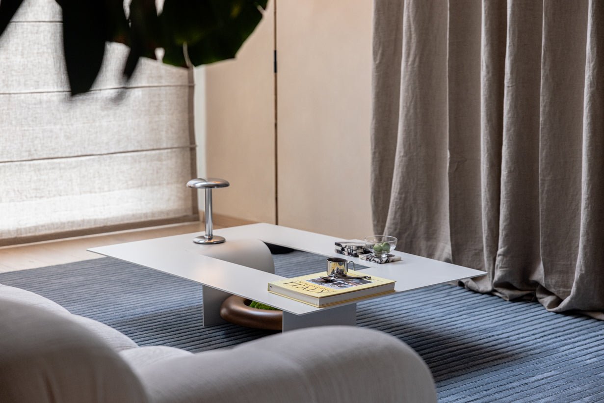 Salontafel Cut – Minimalistisch stalen ontwerp met creatieve opening