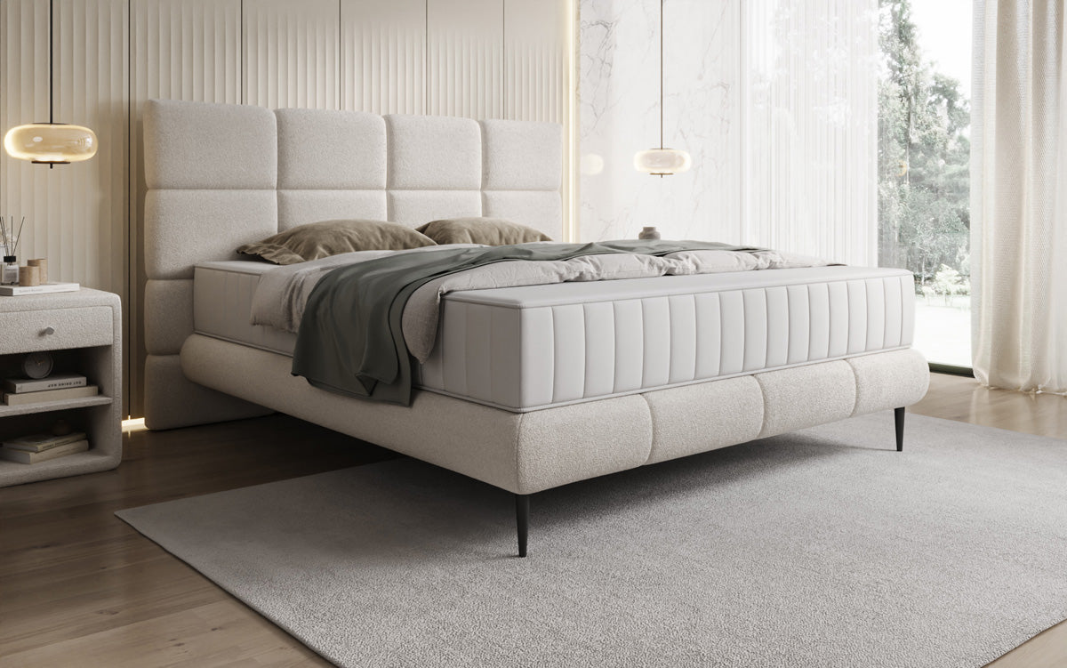 Boxspringbed Nessa met hoge poten in Teddystof Bouclé